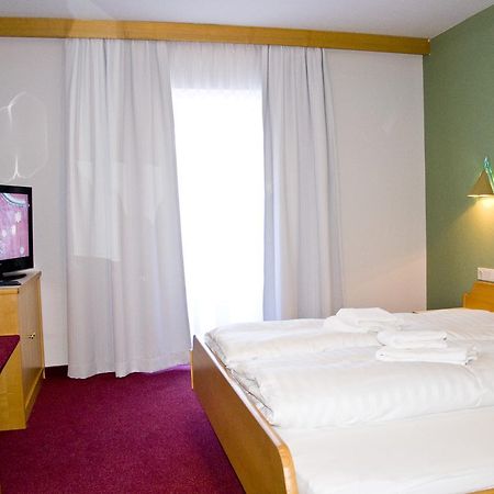 Hotel Alpenfriede Jerzens Bagian luar foto