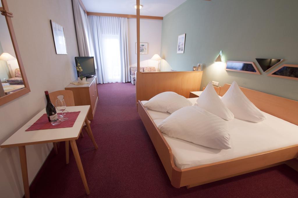 Hotel Alpenfriede Jerzens Bagian luar foto